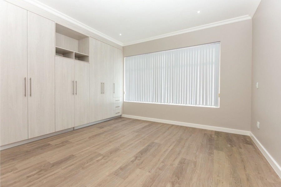 4 Bedroom Property for Sale in Myburgh Park Western Cape